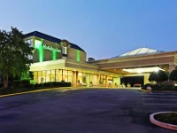 Holiday Inn Knoxville - West 3*