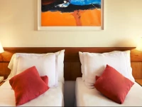 Balmoral Plaza Hotel 4*