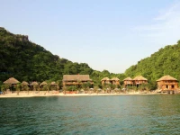 Monkey Island Resort 3*