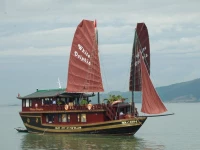 Bai Tu Long Junks & White Dolphin Cruises 3*