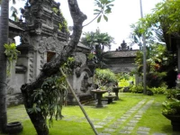 Taman Suci Suite & Villas 3*