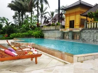 Raffles Holiday Hotel 3*