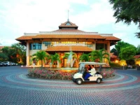 Equator Surabaya 4*