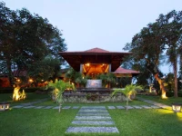 Singgasana Hotel Surabaya 4*