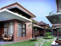 Rumput Hotel Resort & Resto 1*