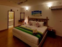 Shallow Lagoon Rasdhoo