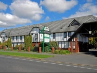 Grosvenor Motor Inn 4*