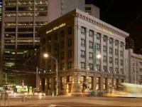 Quality Hotel Batmans Hill on Collins 4*