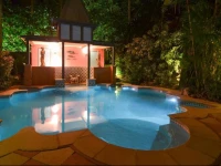 Martinique on Macrossan 4*