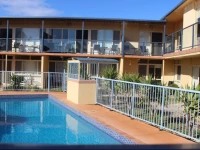 Grandeur Holiday Units 3*