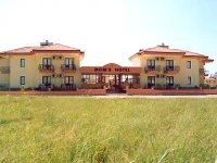 MG Moms Hotel  3*