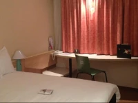 Ibis Bordeaux Pessac 3*