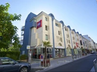 Ibis Pau Centre 3*