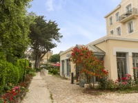 Grand Hotel De Courtoisville 4*