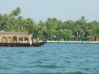 Illikkalam Lake Resort 3*