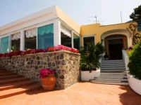 Villa Ireos 3*