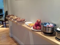 Hometel on Signal Hill 2*