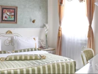 Queens Astoria Design Hotel 4*