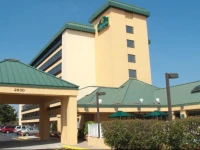La Quinta Inn & Suites Virginia Beach 3*