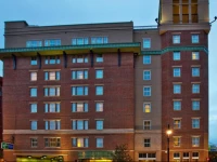 Holiday Inn Express Savannah-Historic District 2*