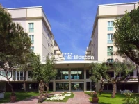 Embassy and Boston 4*