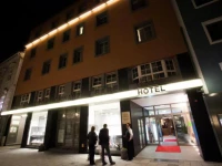 Zum Schwarzen Baren 3*