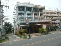Maera Beach House Rayong 2*
