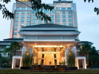 Santika Premiere Jakarta 4*