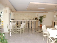 Villa Cariatis  3*