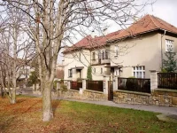 Villa Adam