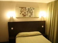 Comfort Hotel Montmartre Place du Tertre 2*