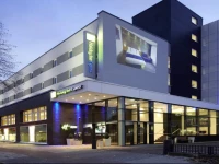 Holiday Inn Express Hamburg City Centre 3*