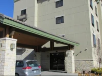Parkwood Inn & Suites 3*