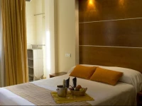 Puerta de Las Granadas 3*