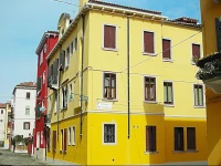 Queen House Garden 2*