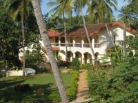 Carina Beach Resort 2*