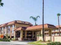 Super 8 Anaheim Disneyland Drive 2*