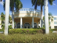 La Quinta Inn & Suites Naples Downtown 2*