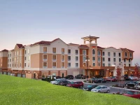 Courtyard Kansas City at Briarcliff 3*