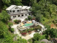 Jungle Emerald Rock 3*