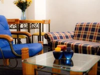 100 Wonderful House 3*