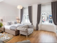 Edinburgh Castle Apartments 4*