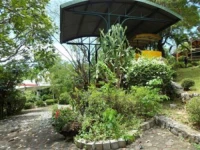 Boat House Sriracha 1*