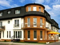 Aqua Hotel Sarvar 3*