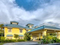 Naples Courtyard Inn 3*