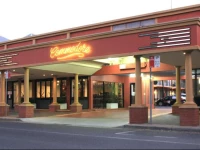 Commodore Motor Inn 3*