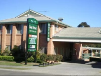 Bent Street Motor Inn 4*