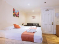 Hyde Park Economy Apartments 4*