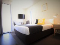 City Edge North Melbourne Apartment Hotel 4*