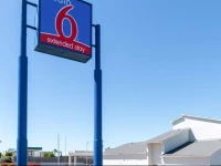 Studio 6 Arlington 2*